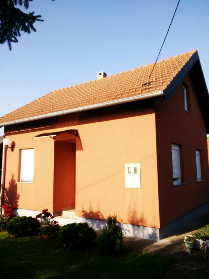 Kuca Za Odmor Mirni Kutak Вуковар Екстериор снимка